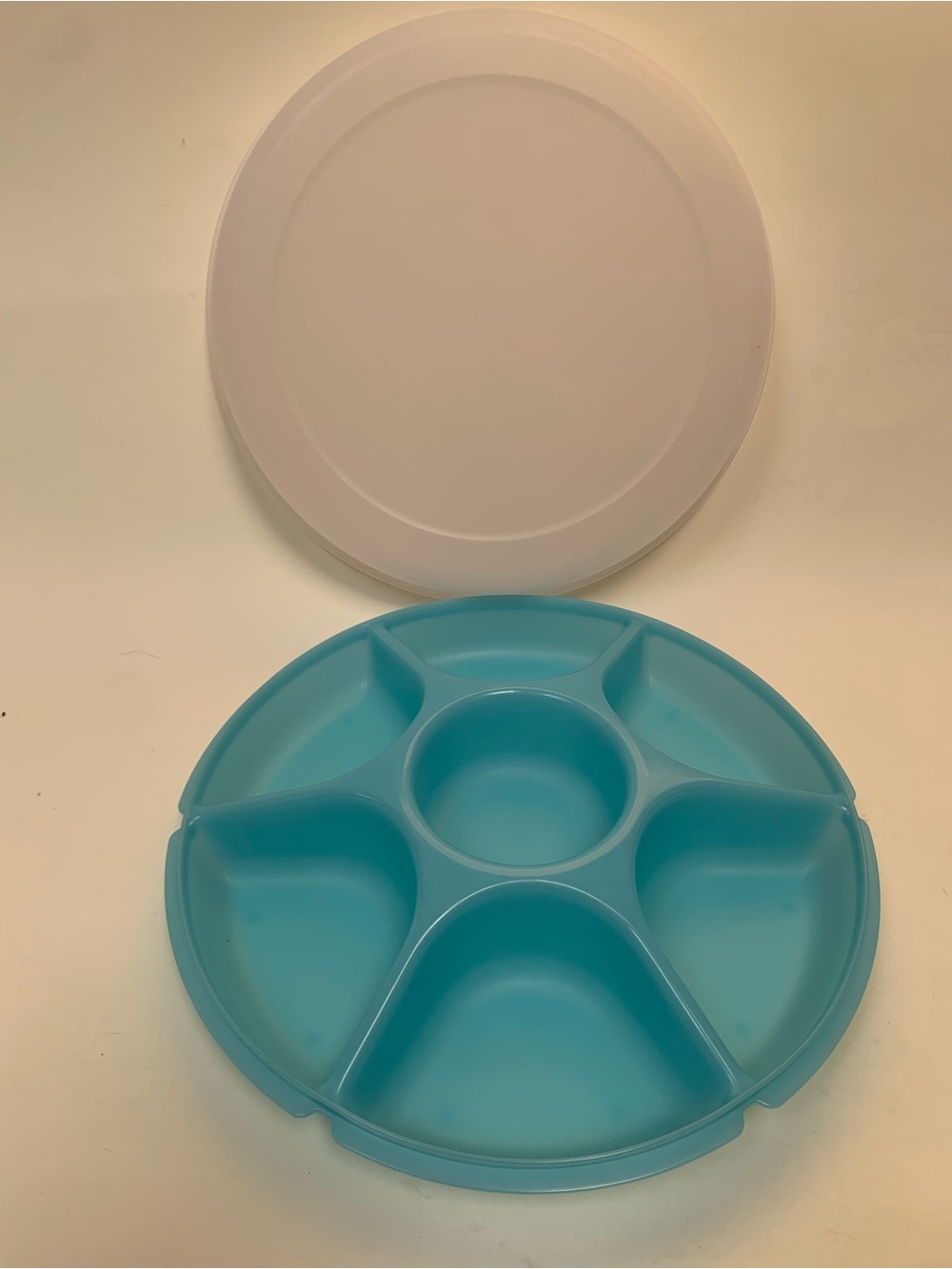 TUPPERWARE Serving Center 6-Part Divided Party Veggie Snack Tray Light Blue
